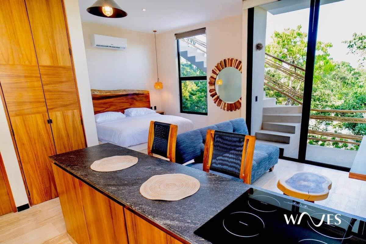 Great Located Ph With Private Pool By Waves Management